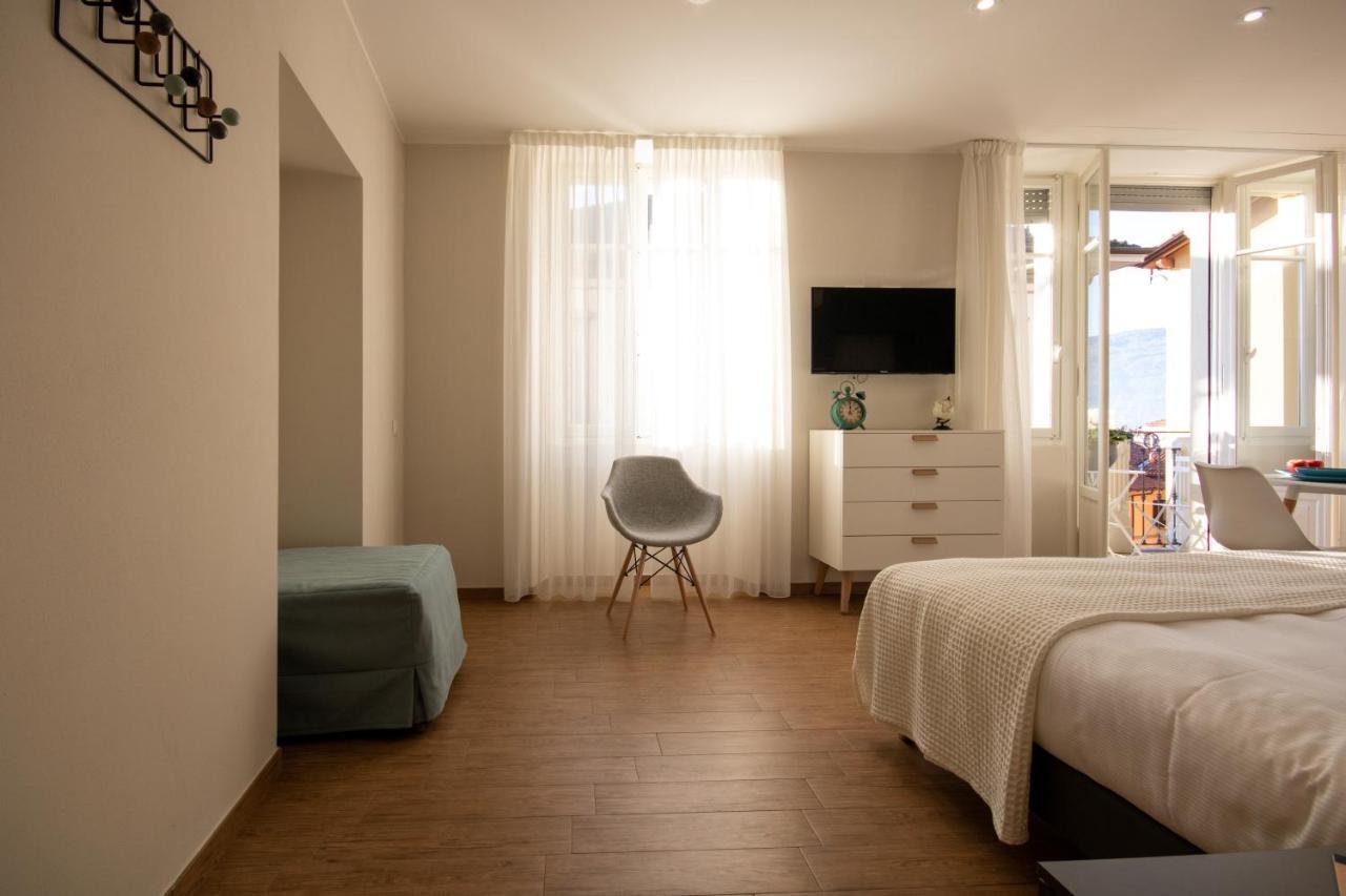 Aqualago Casa Vacanze Apartment D Verbania Bagian luar foto